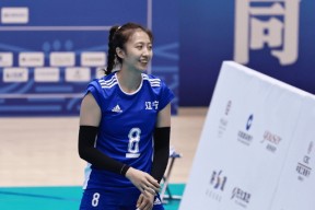 北京首钢训练开放日，今晚单刀错失引欢呼，欧超杯在即，临场指挥获称赞的简单介绍爱游戏在线