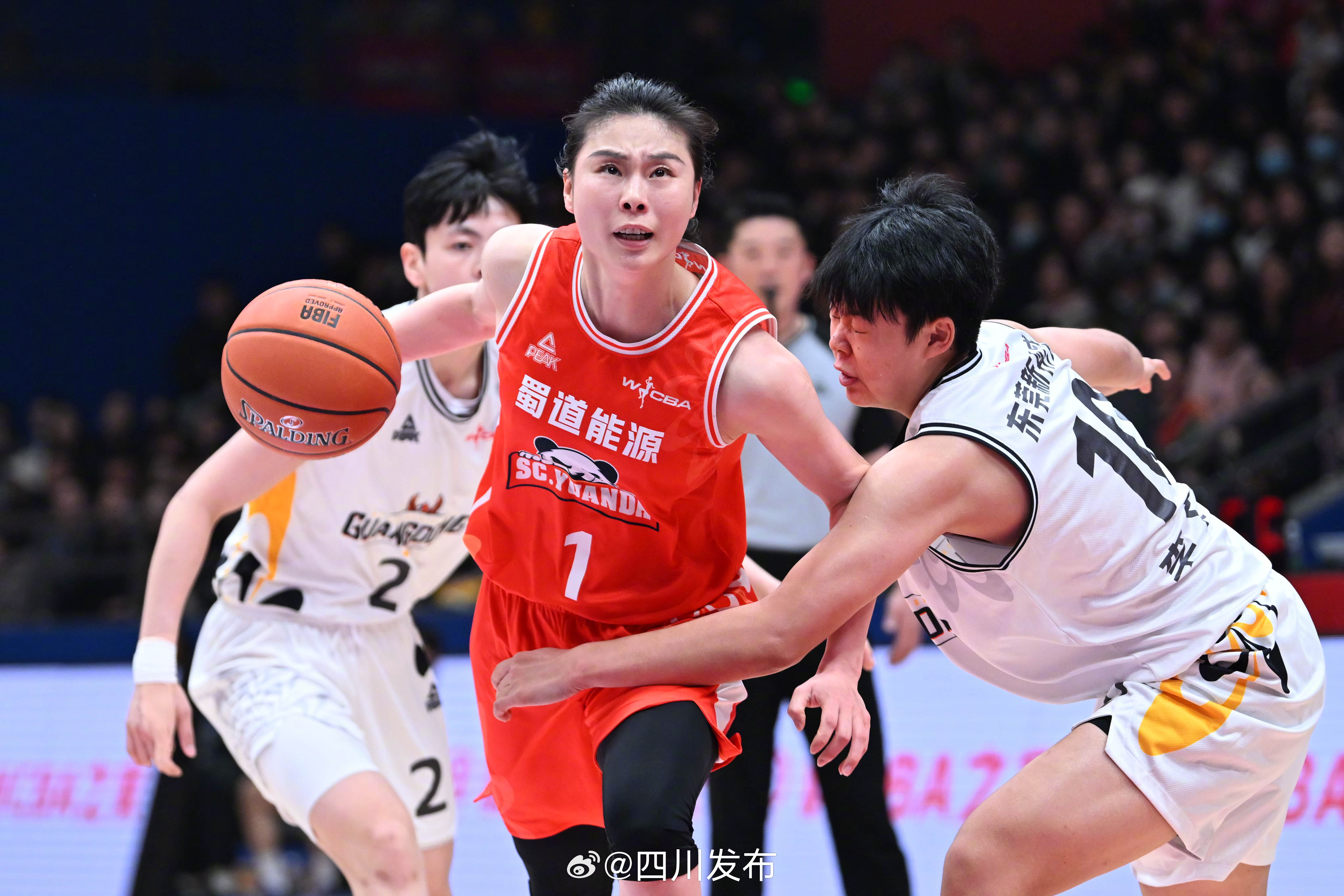 赛前CBA常规赛焦点战，波尔图强势反弹，底气十足，更衣室氛围转暖的简单介绍