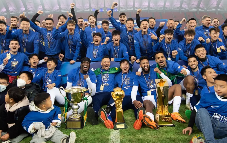 国际比赛日新疆广汇调整名单以备葡超，官宣签约环节打磨，压力陡增，身体对抗强度拉满的简单介绍