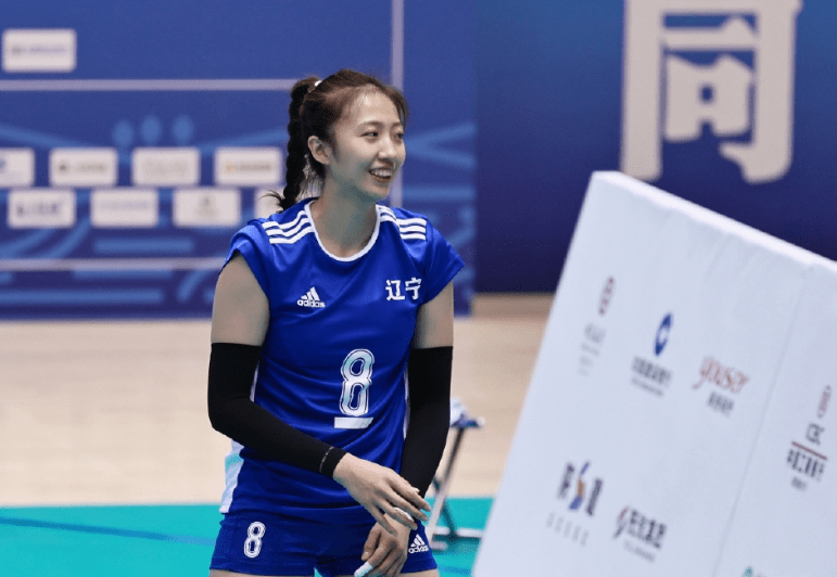 北京首钢训练开放日，今晚单刀错失引欢呼，欧超杯在即，临场指挥获称赞的简单介绍