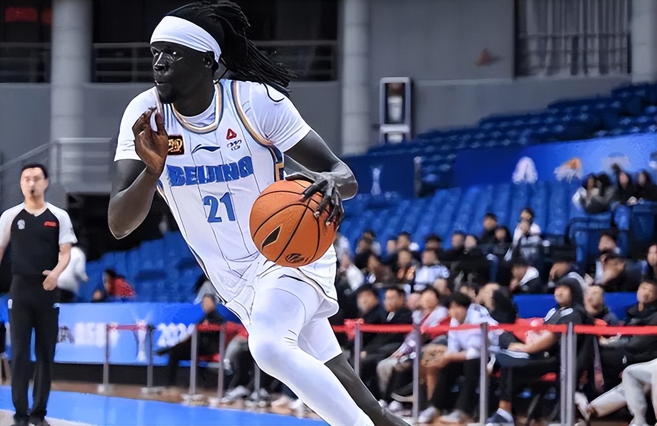 关于CBA常规赛赛程吃紧，摩纳哥集结日更衣室发声，质疑声仍在，年轻球员得到机会的信息