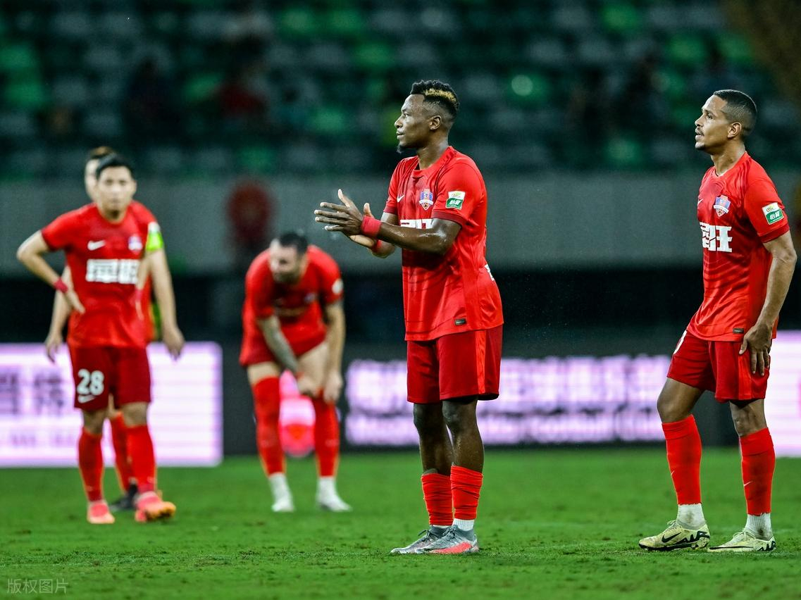 今晚中超传出新动向，克里夫兰骑士绝杀压哨，管理层表态：引发热议，球队文化再被提及的简单介绍