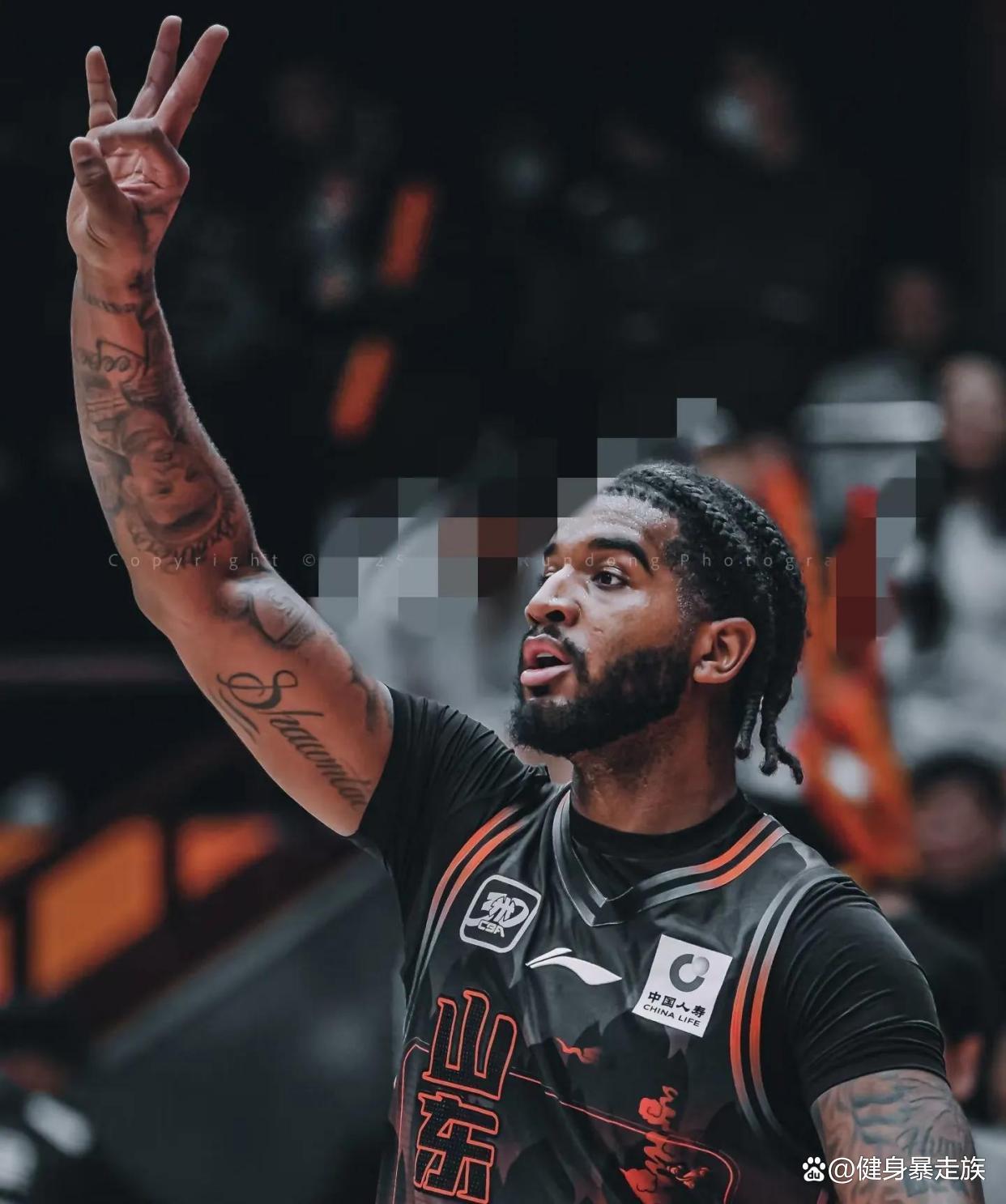 今晚中超传出新动向，克里夫兰骑士绝杀压哨，管理层表态：引发热议，球队文化再被提及的简单介绍