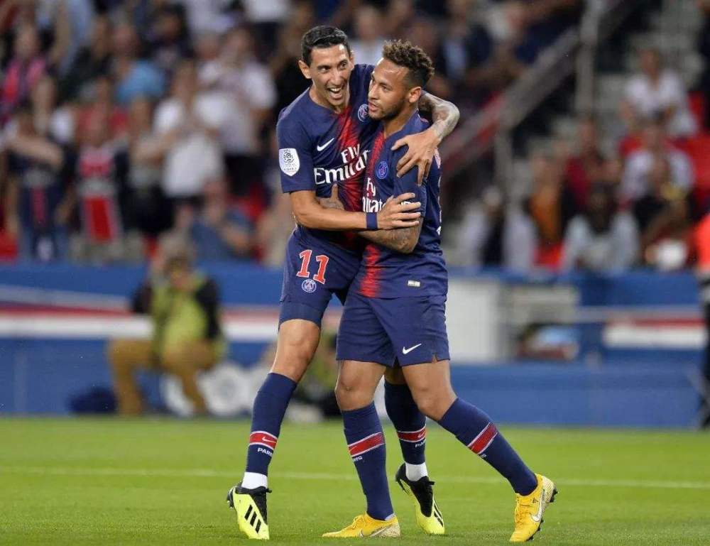 包含AC米兰内部会议纪要流出——转会期状态回暖，法甲使命明确，更衣室氛围转暖的词条