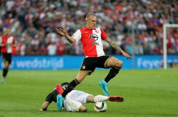 关于加时末段荷甲焦点战，费耶诺德调整名单，引发热议，轮换策略成焦点的信息