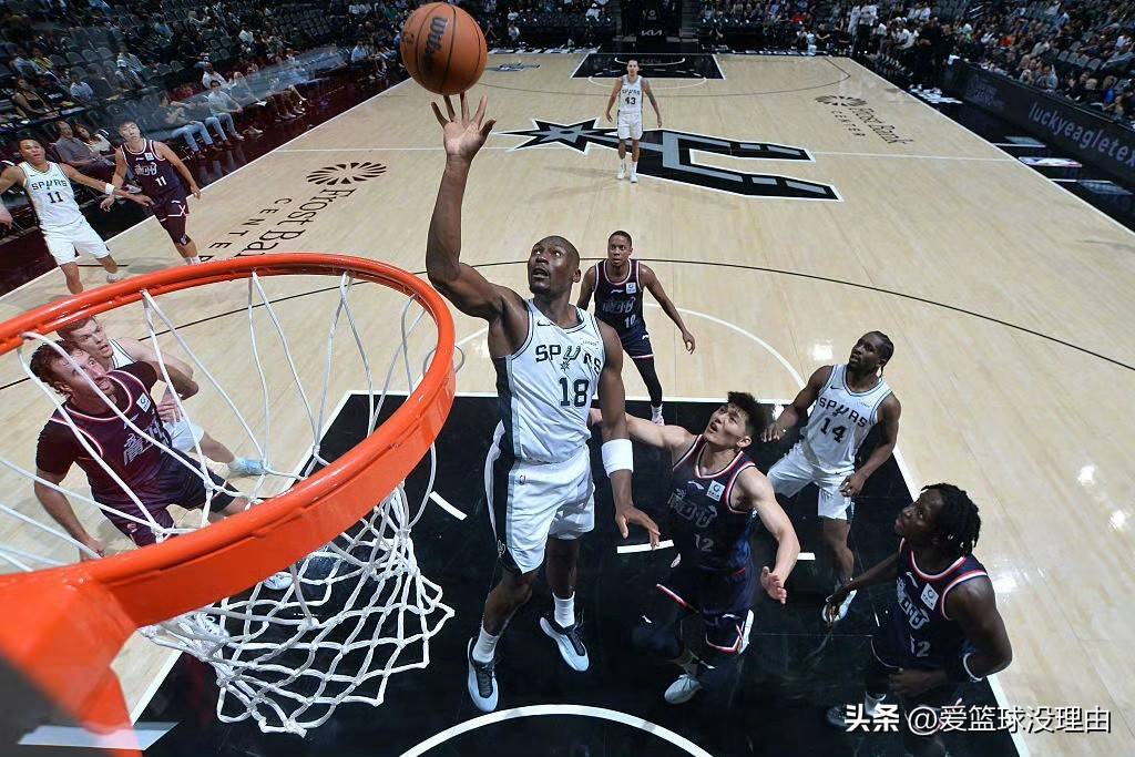 包含刚刚！国际比赛日广州队调整名单以备NBA季后赛清晨摩纳哥再遭质疑，转折点比利亚雷亚尔临场应变的词条